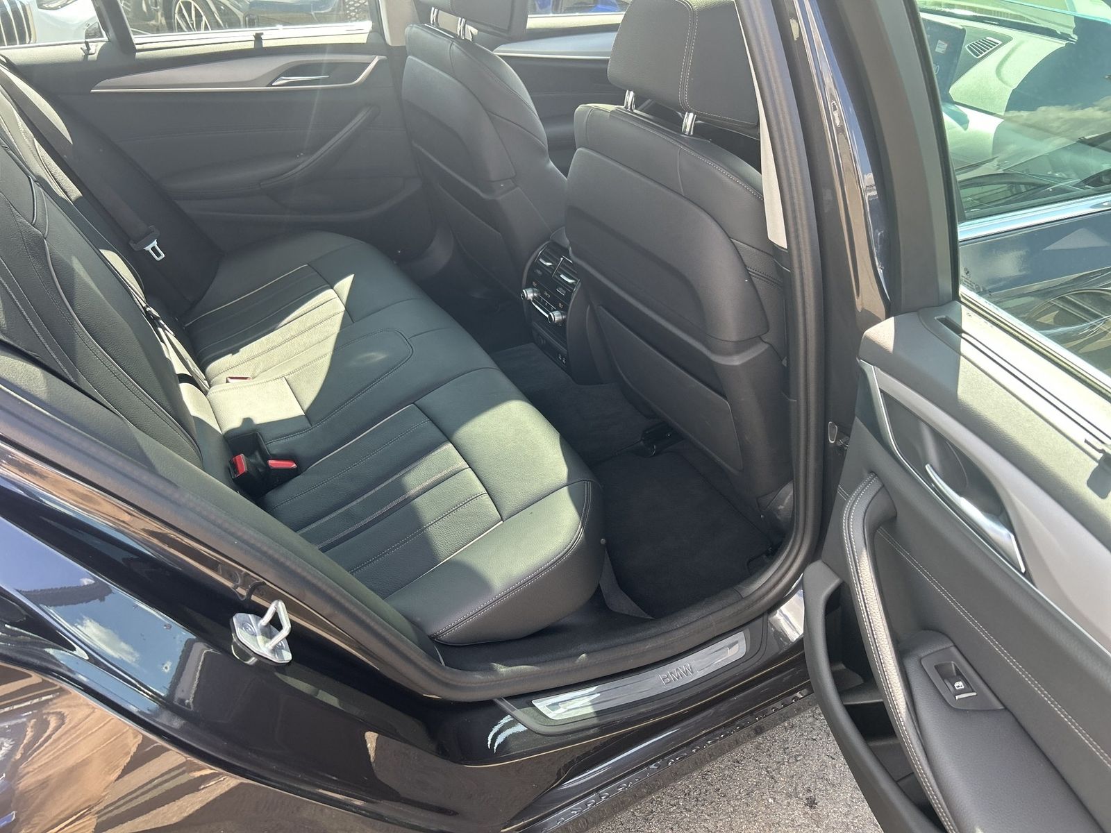 BMW 530e Tour LASER PANO Head-Up Komfortsitz Laserli foto 16