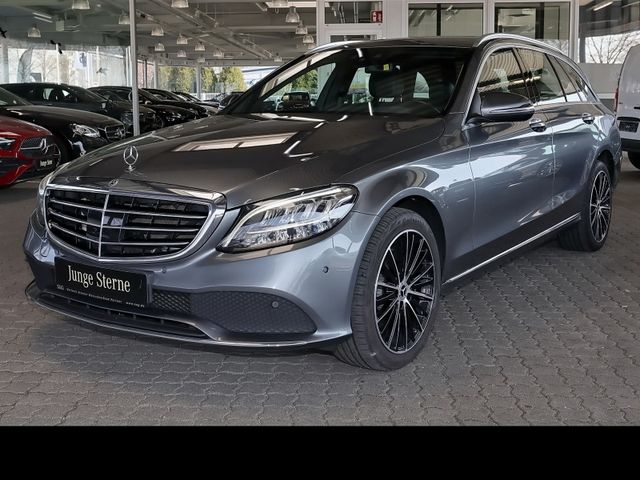 Mercedes-Benz C 300 d 4M T EXCLUSIVE COMAND+Distro+HUD+LED+18