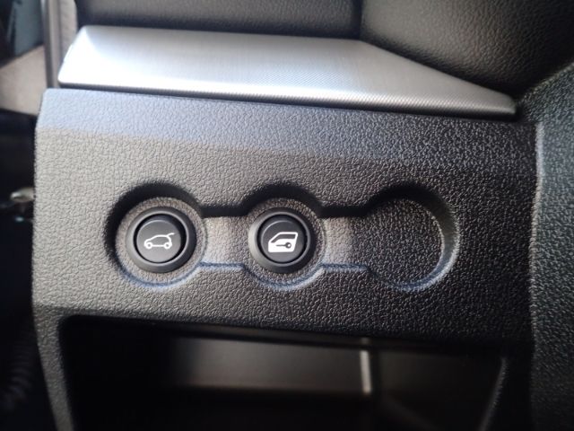 Fahrzeugabbildung Aixam Crossline S9 Rückfahrkamera Bluetooth Radio Elek