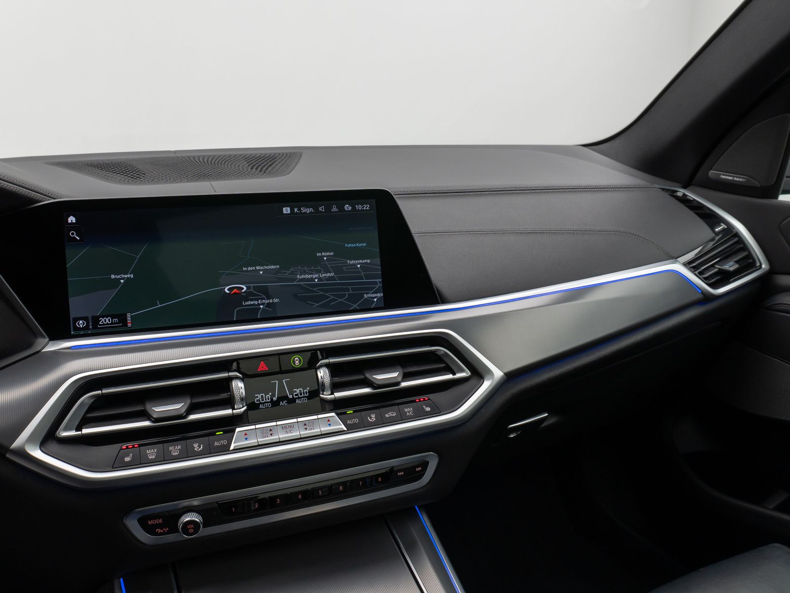 Fahrzeugabbildung BMW X5 xD25d M Sport Panorama Kamera HUD DAB H/K AHK