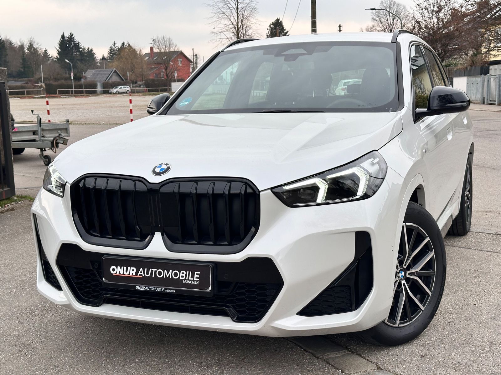 BMW X1 23d xDrive M-Sport Navi AHK ACC Leder foto 3