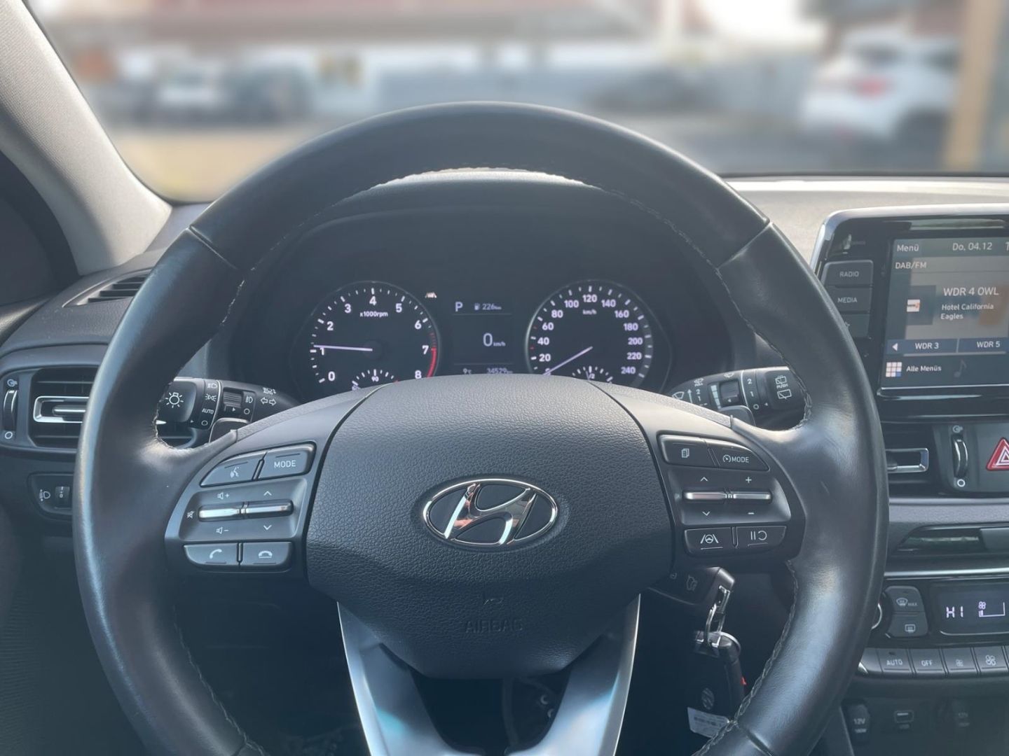 Fahrzeugabbildung Hyundai i30 1.0T Edition 30 DCT Allwetter Sitzheizung