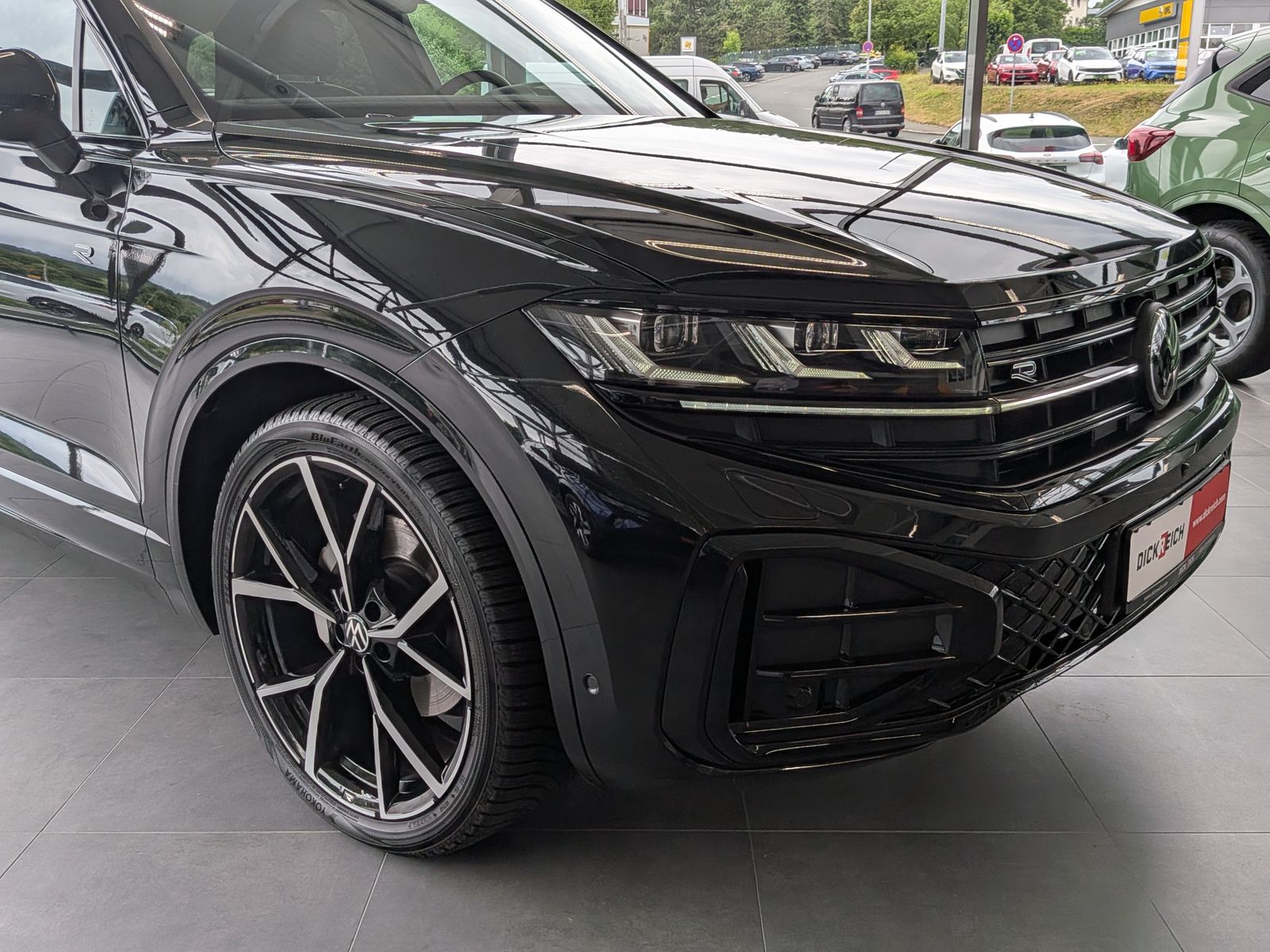 Fahrzeugabbildung Volkswagen Touareg 3.0TDI 4M R-Line VOLL Black 22" UPE 114T