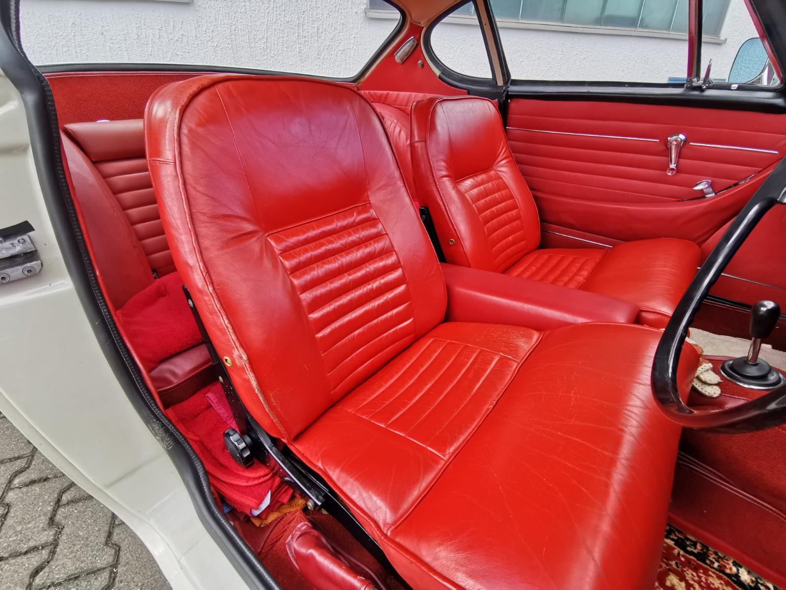 Volvo P1800