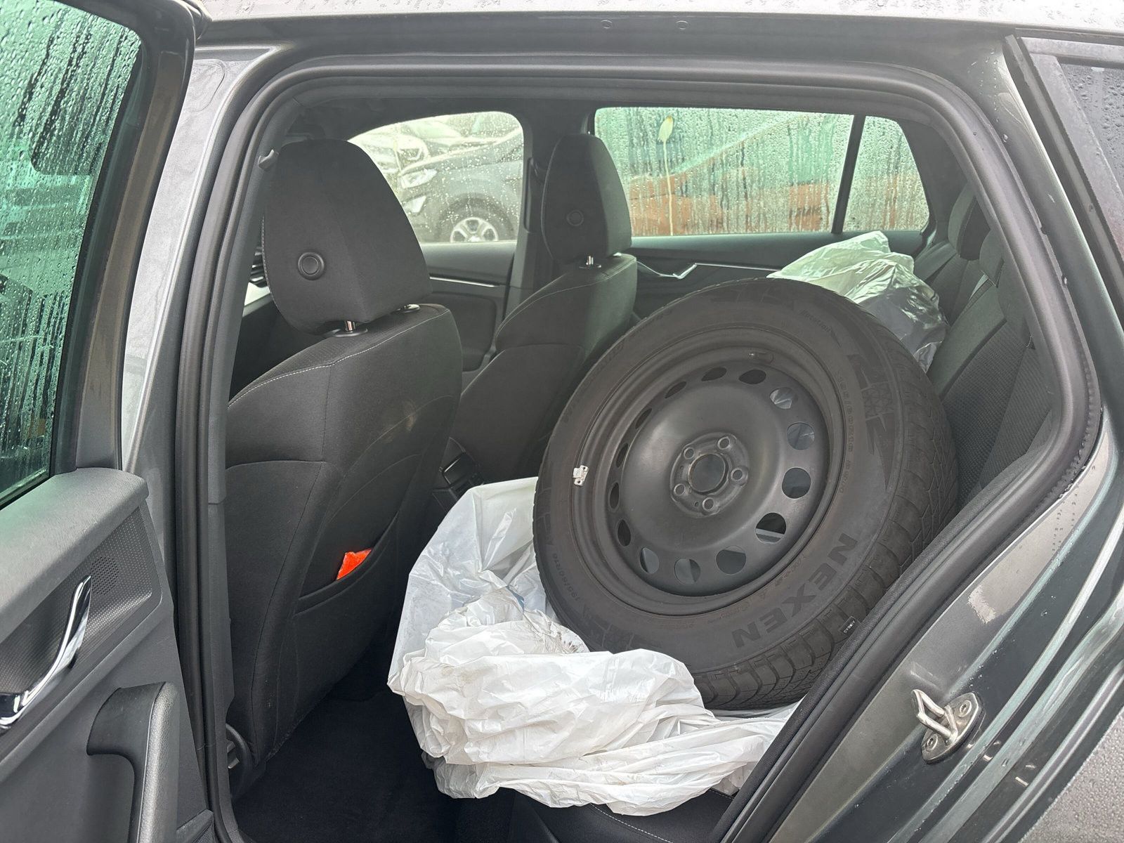 Fahrzeugabbildung SKODA Scala 1.0 TSI  Automatik  Tour