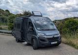 Clever Autarkes Reisemobil Runner 636