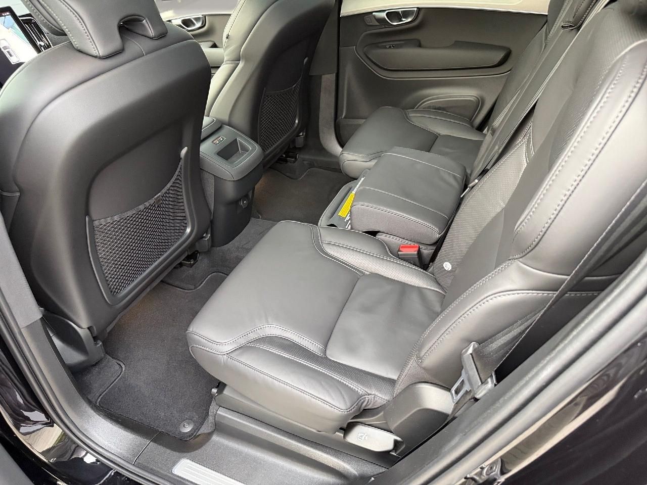 Fahrzeugabbildung Volvo XC90 B5 AWD Benzin Plus Black Edition