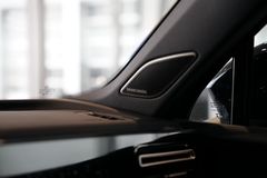 VW Tiguan 1.5 eTSI R-Line | Pano | HuD | AHK | 20" VW Tiguan 1.5 eTSI R-Line | Pano | HuD | AHK | 20"