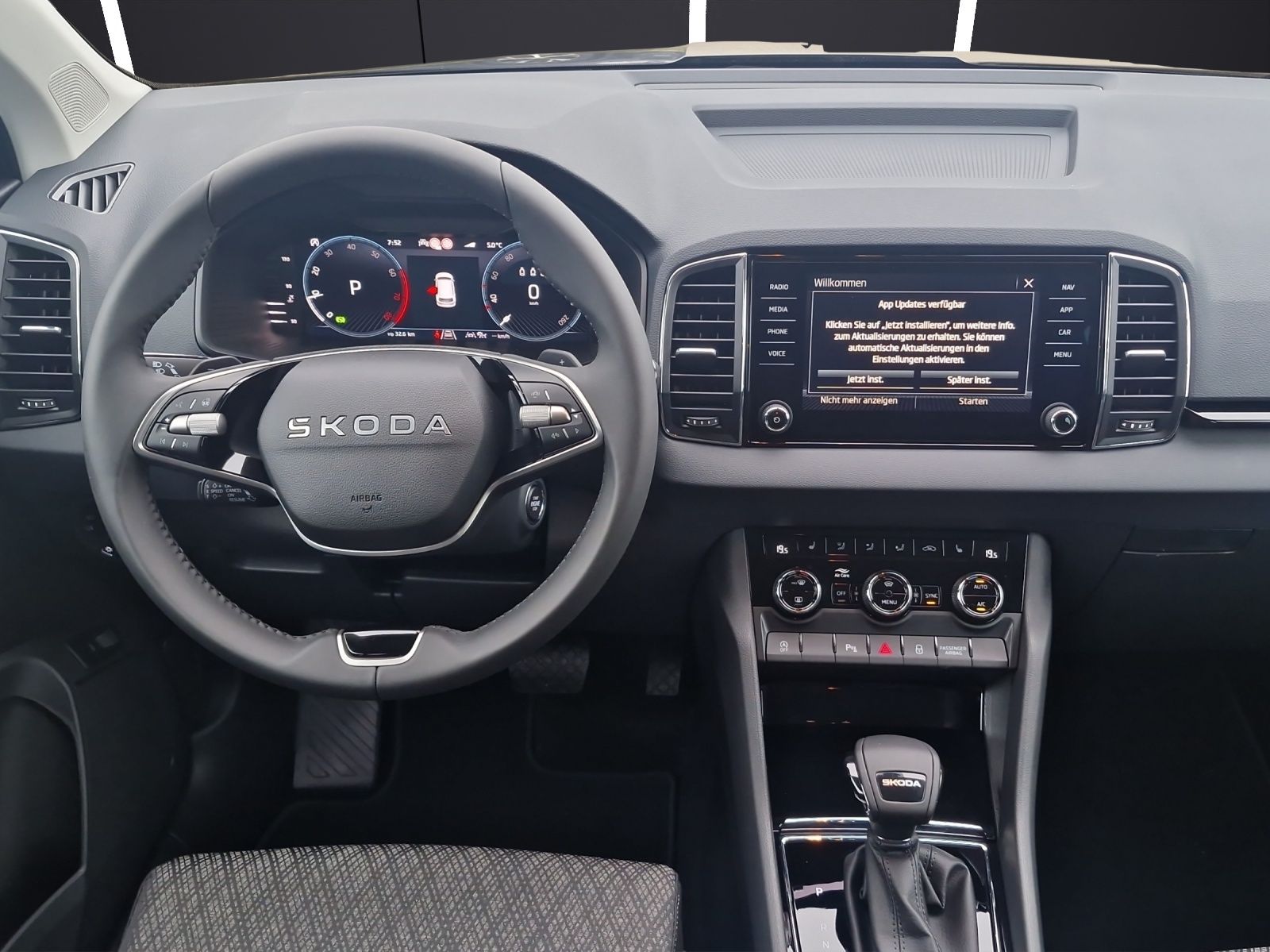 Fahrzeugabbildung SKODA Karoq Balance 1.5 TSI DSG AHZ RFK ACC