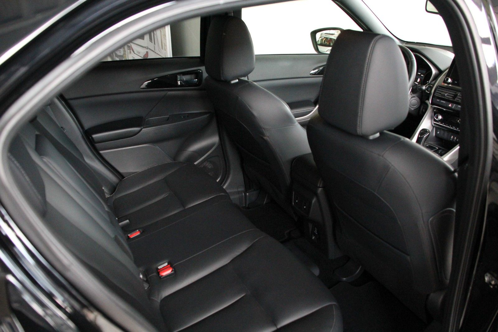 Fahrzeugabbildung Mitsubishi Eclipse Cross Top PHEV AHK