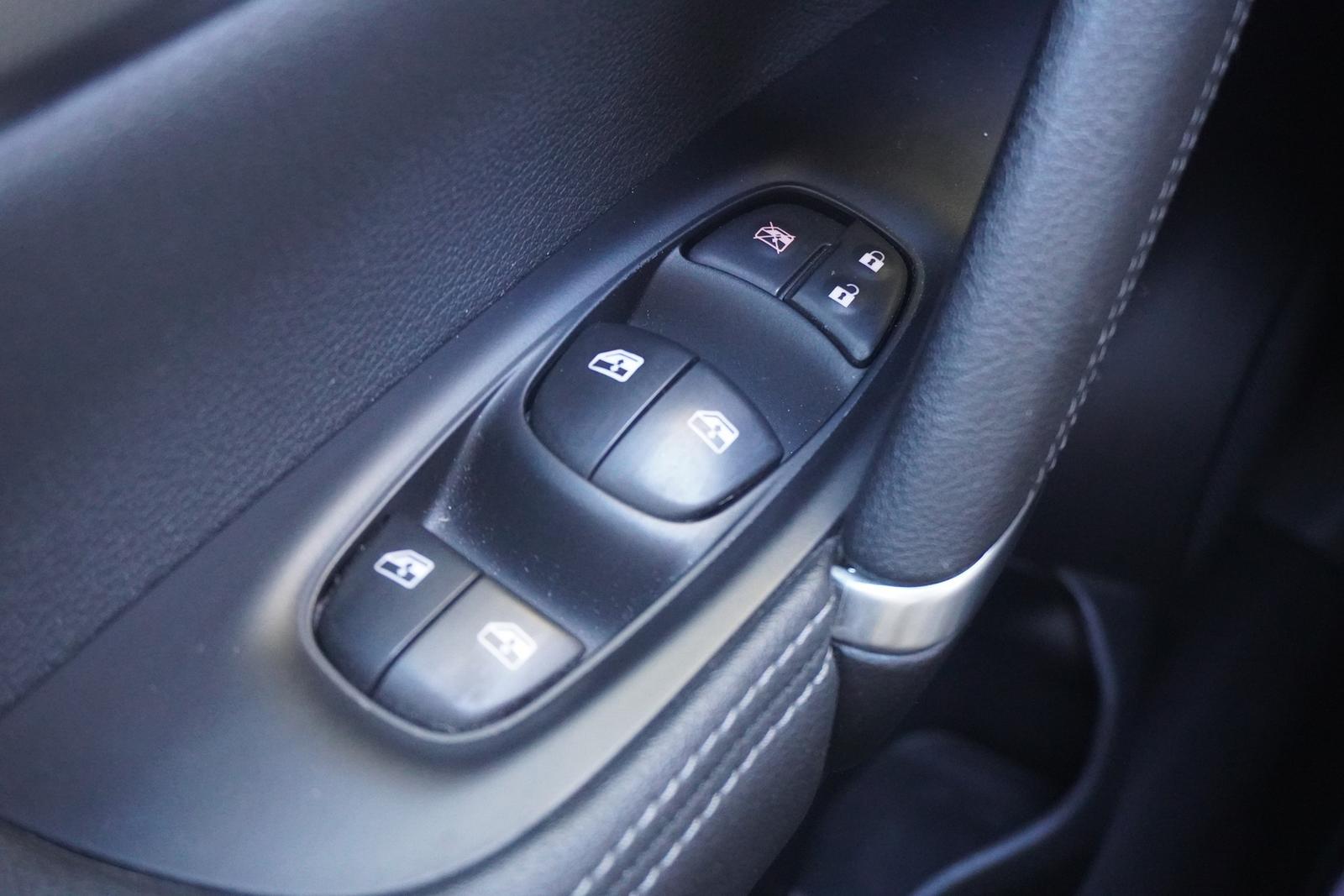 Nissan Qashqai 1.3 Tekna LED Navi Panorama 360° AHK