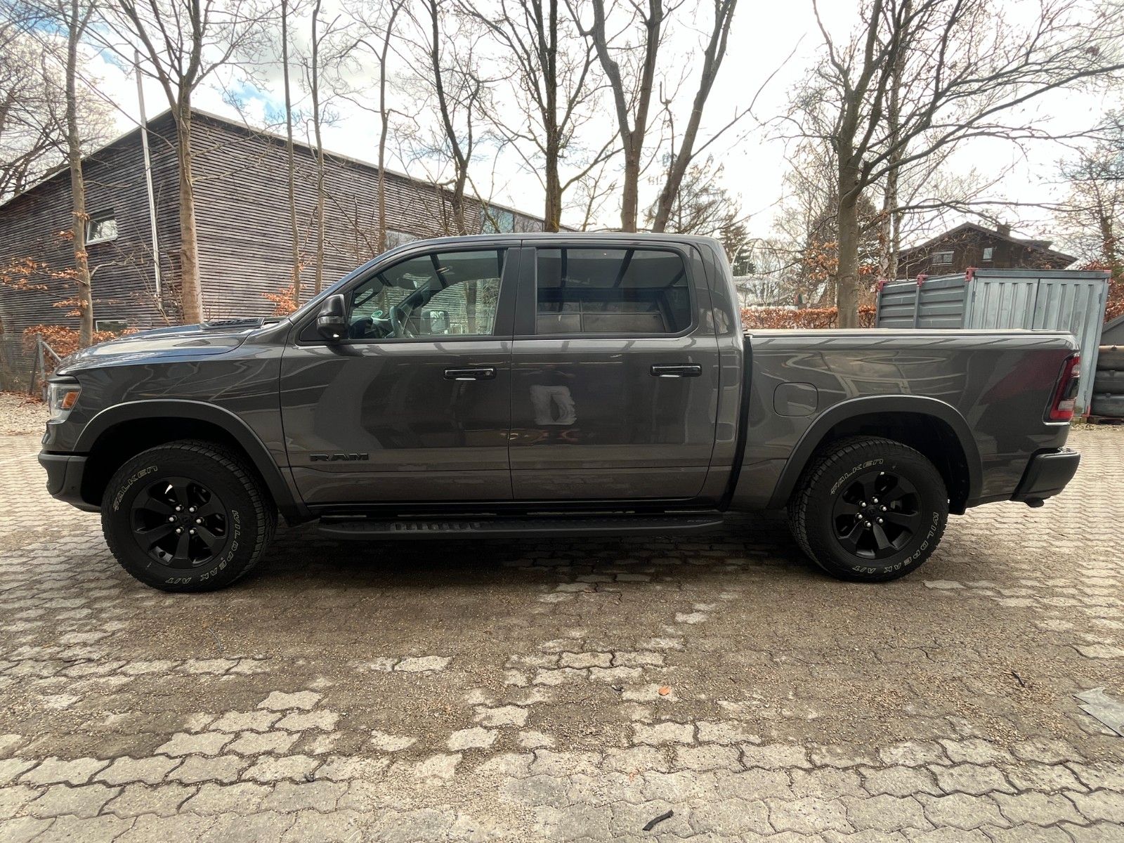 Fahrzeugabbildung Dodge RAM 1500 Crew Cab Rebel Night *LPG*