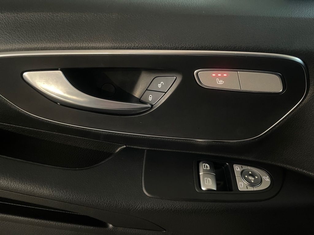 Fahrzeugabbildung Mercedes-Benz Vito 124 Mixto lang 5 Sitze 2,5t AHK Standhz LED