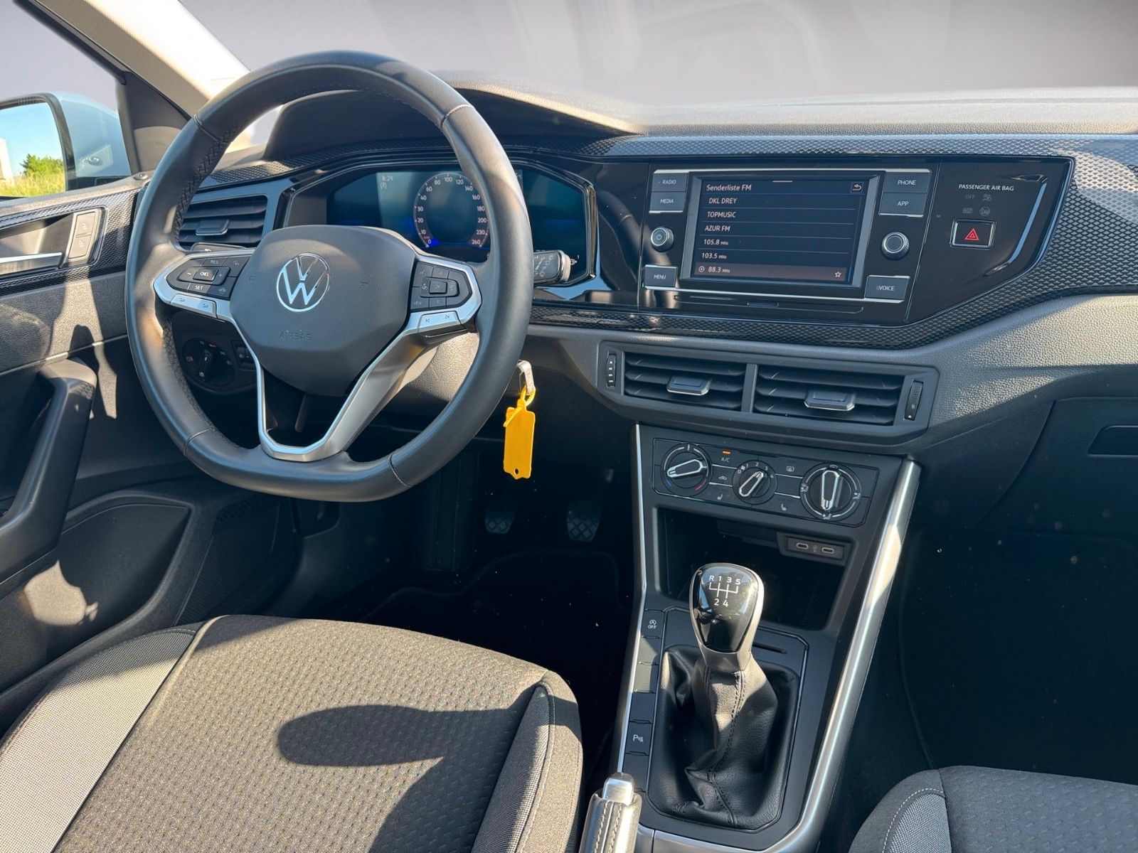 Fahrzeugabbildung Volkswagen Polo VI Life 1.0 MPI