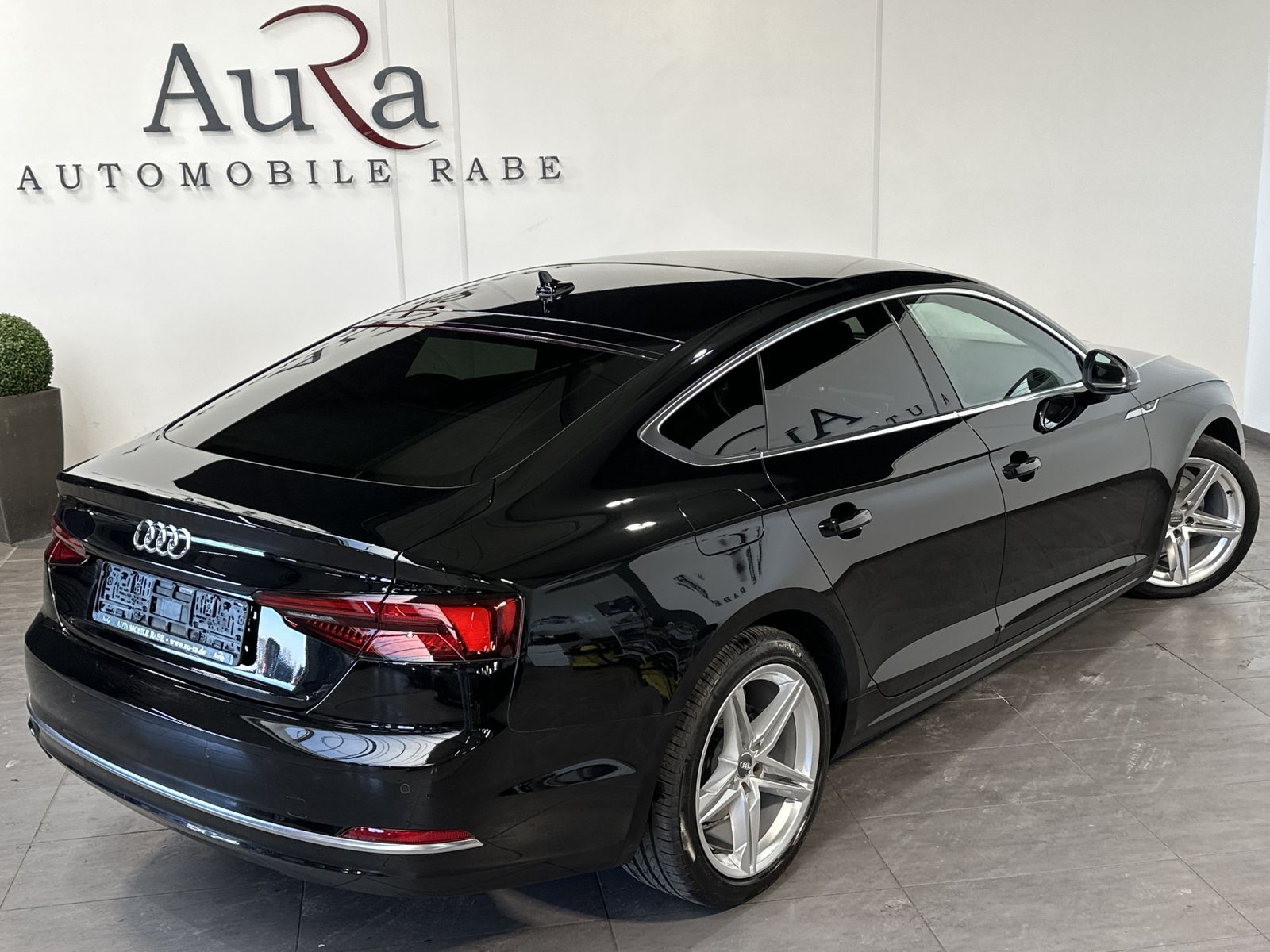 Fahrzeugabbildung Audi A5 SpB 35 TDI S-Line NAV+LED+AHK+V-COCKPIT+PANO