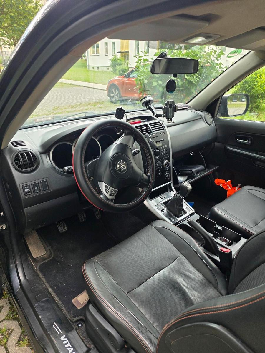 Suzuki Vitara 2008 — engine 120 HP (88kW)