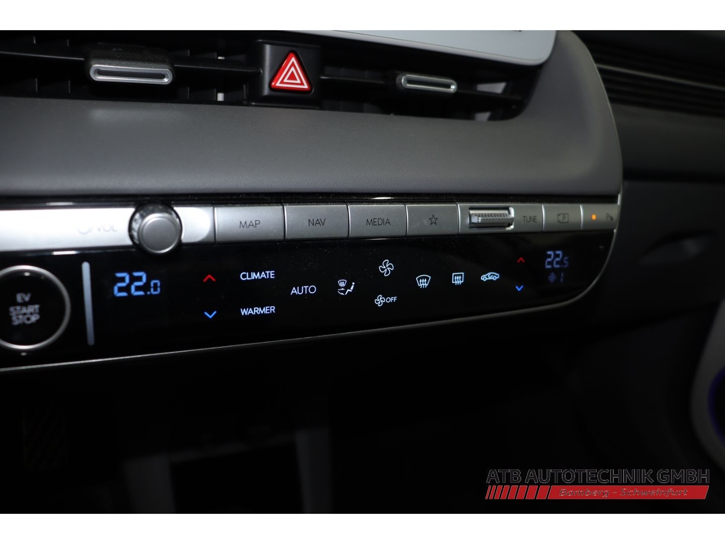 Fahrzeugabbildung Hyundai IONIQ 5 77,4 kWh UNIQ 4WD 98,9% SOH HUD Navi Sou