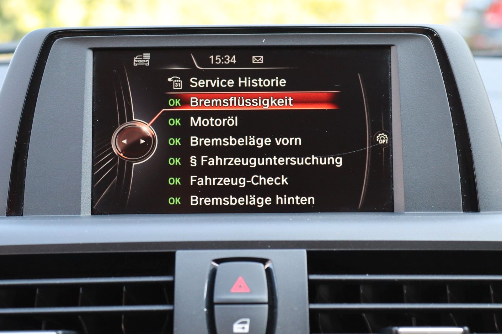 Fahrzeugabbildung BMW 116d URBAN LINE KLIMAAUT LEDER SITZHZG LED PDC