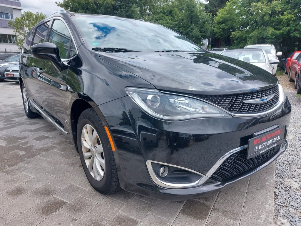 Image of Chrysler Pacifica