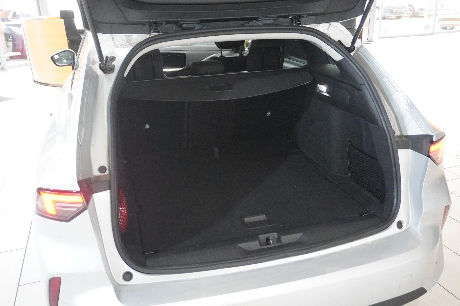 Fahrzeugabbildung Opel Astra L ST 1.2T  LED/NAVI/SHZ/ALU16/KAMERA/ALLWE