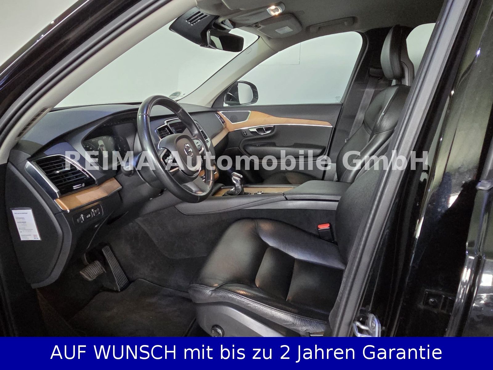 Fahrzeugabbildung Volvo XC 90 2,0 D Momentum AWD, 7 Sitzer, ACC