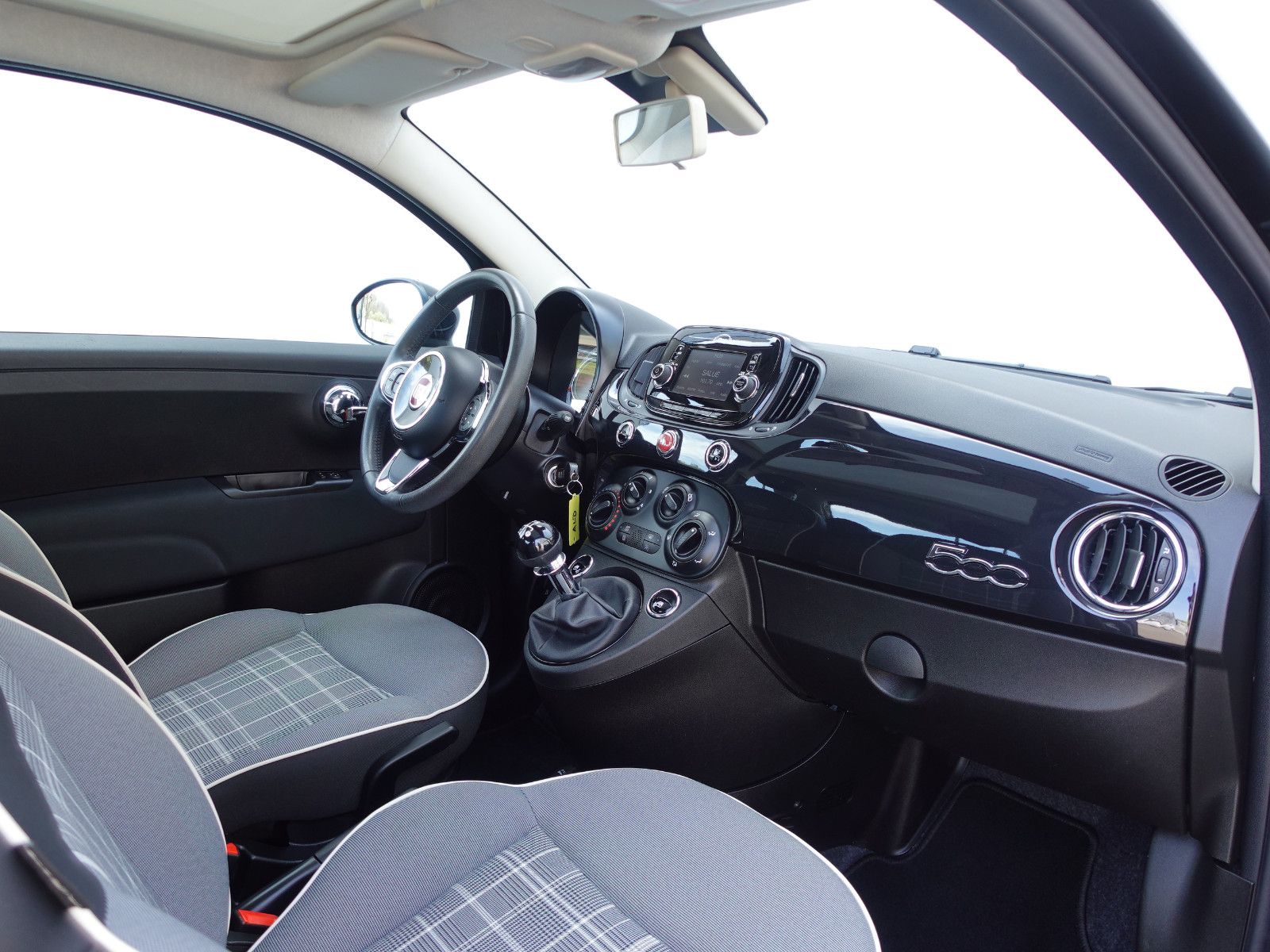 Fahrzeugabbildung Fiat 500 0.9 8V TwinAir Lounge S&S   Panoramadach,PDC