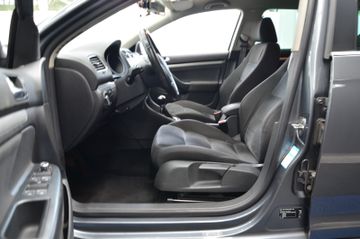 Volkswagen Golf - 8
