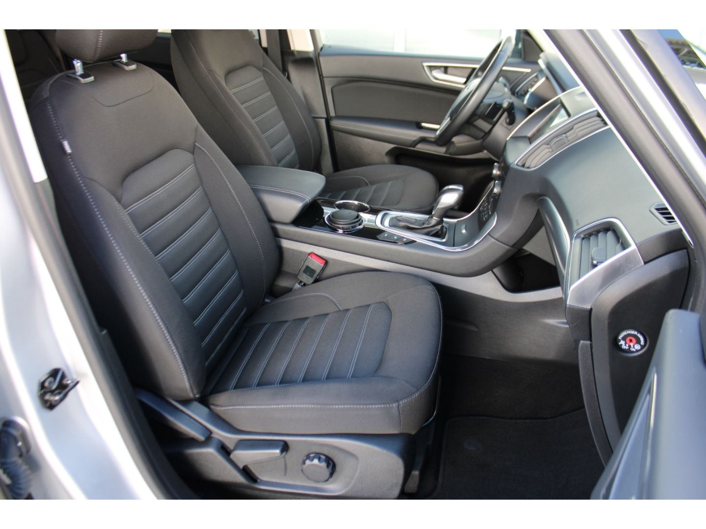 Fahrzeugabbildung Ford Galaxy Titanium 7 Sitze AHK Navi Pano GRA GJR PD