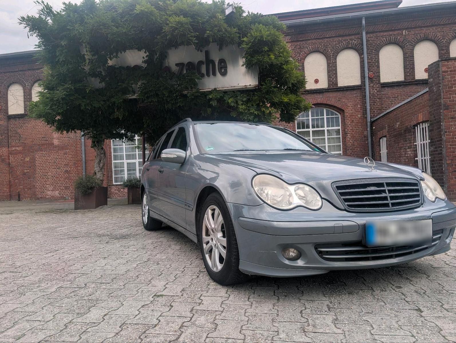 Mercedes-Benz C180 2005 — photo 14