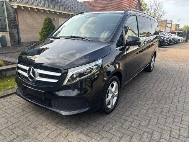 Image of Mercedes-Benz V 220