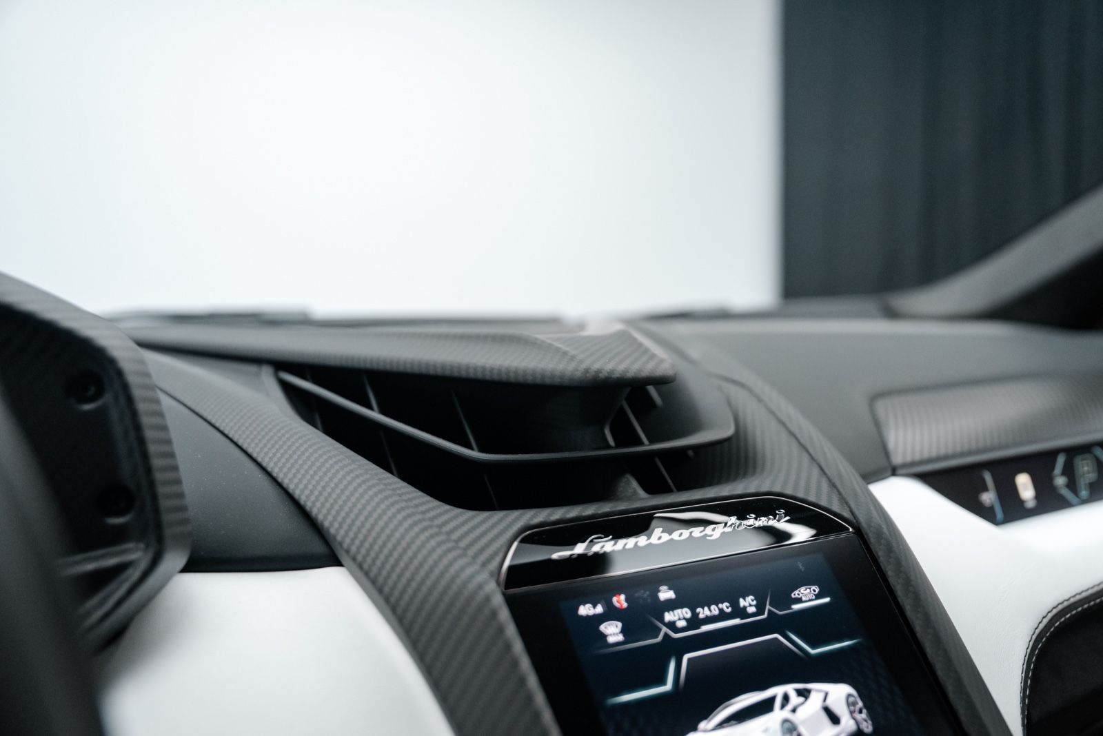 Fahrzeugabbildung Lamborghini REVUELTO CARBON/CAM/PASS DISPLAY
