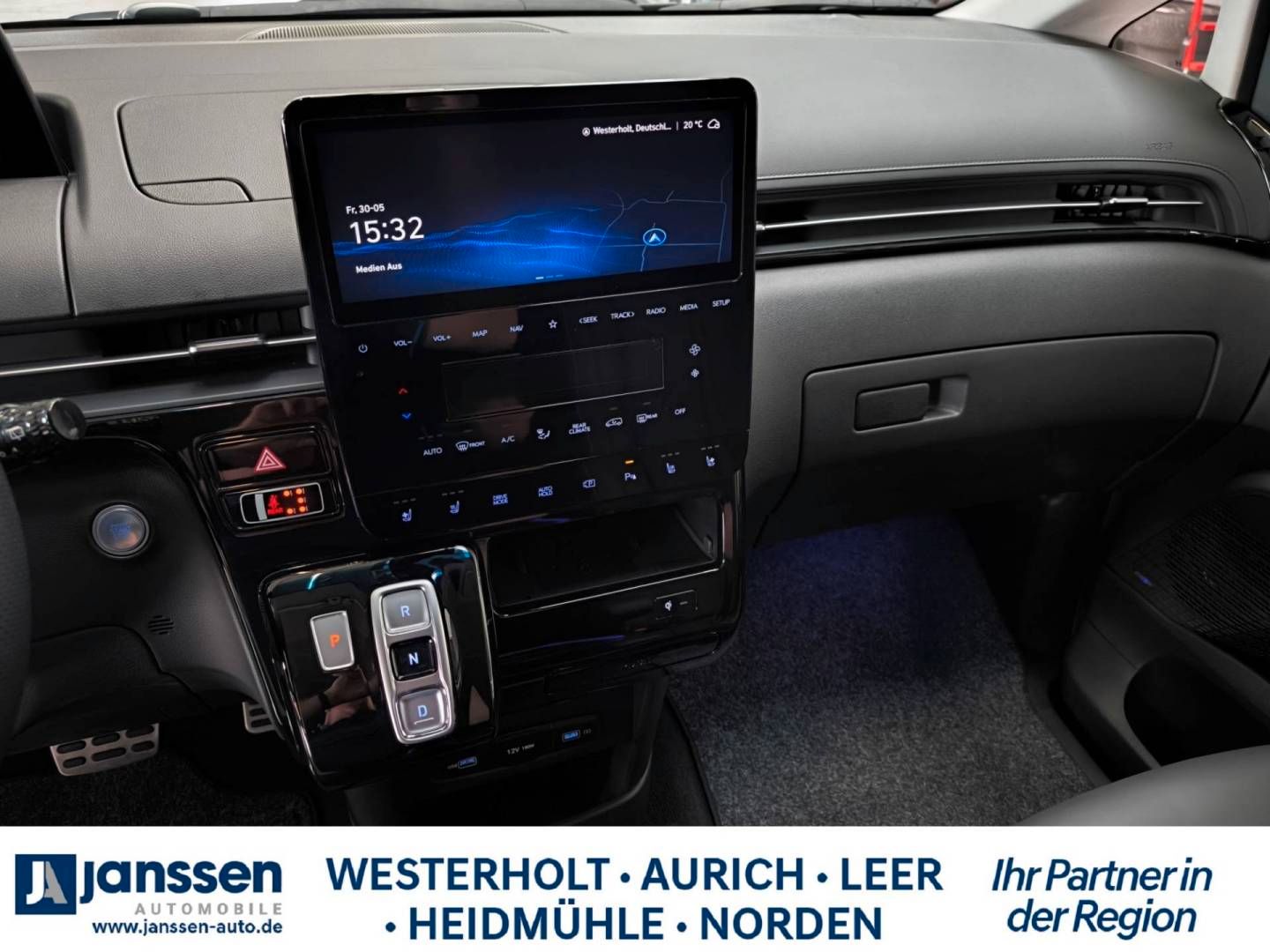 Fahrzeugabbildung Hyundai STARIA SIGNATURE