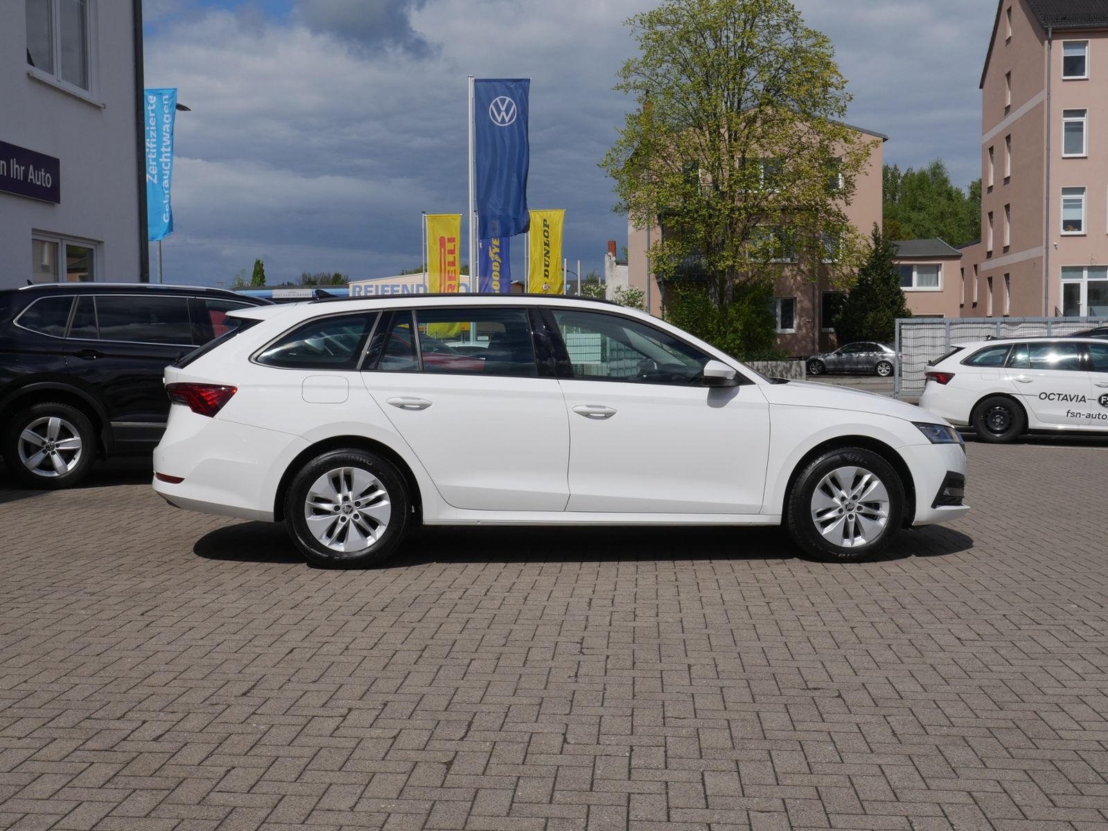 Skoda Octavia Combi 2.0 TDI Ambition DSG NAVI TEMPOMAT foto 17