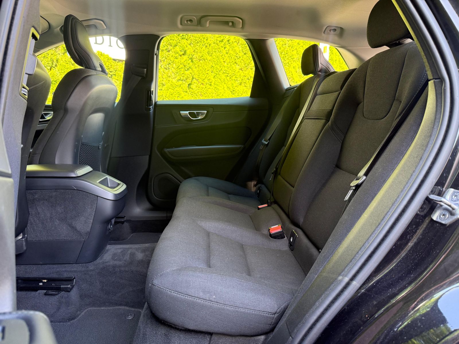Fahrzeugabbildung Volvo XC60 Momentum Pro 2WD LED+NAVI+AHK+KAM+PARK+DAB+