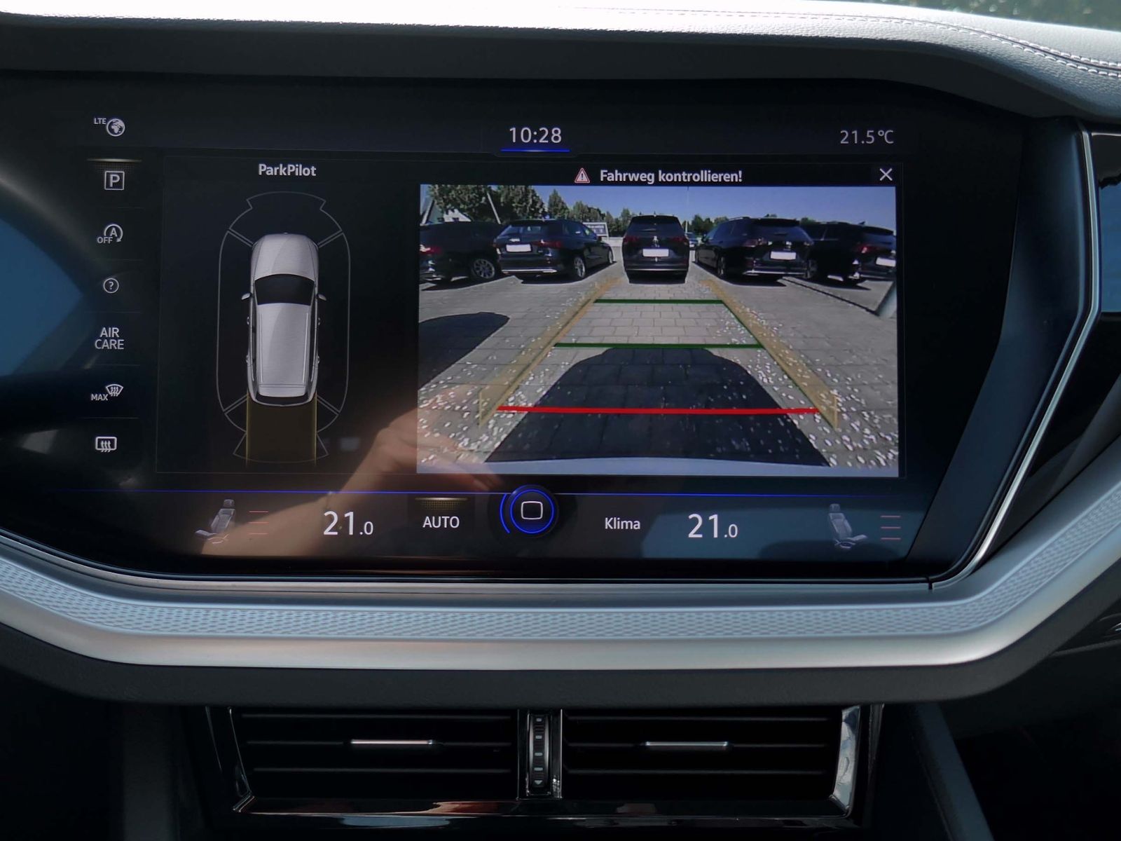 Fahrzeugabbildung Volkswagen Touareg 3.0 TDI V6 4MOTION | LED RFK ACC Navi