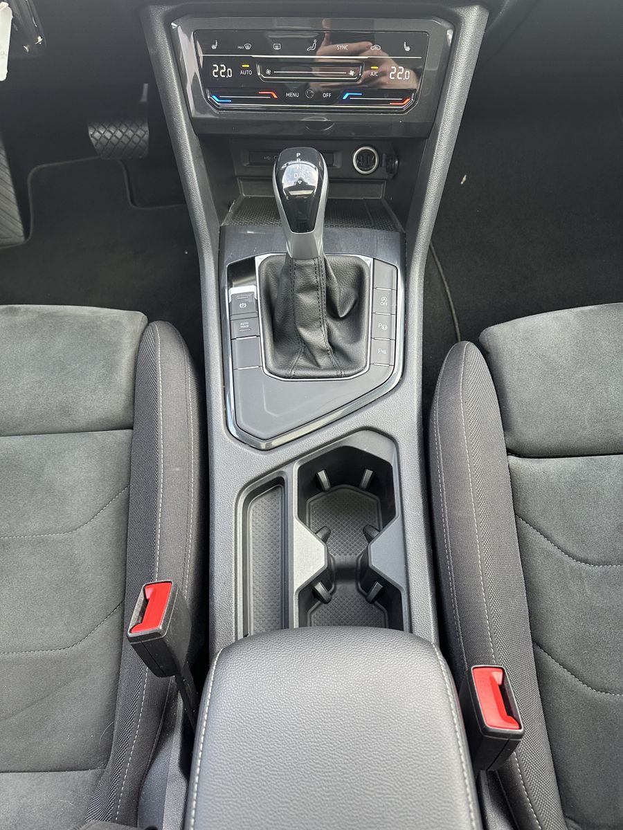 Fahrzeugabbildung Volkswagen Tiguan 2.0 TDI DSG 4M Life NAV+LED+KAM+PANO+AHK