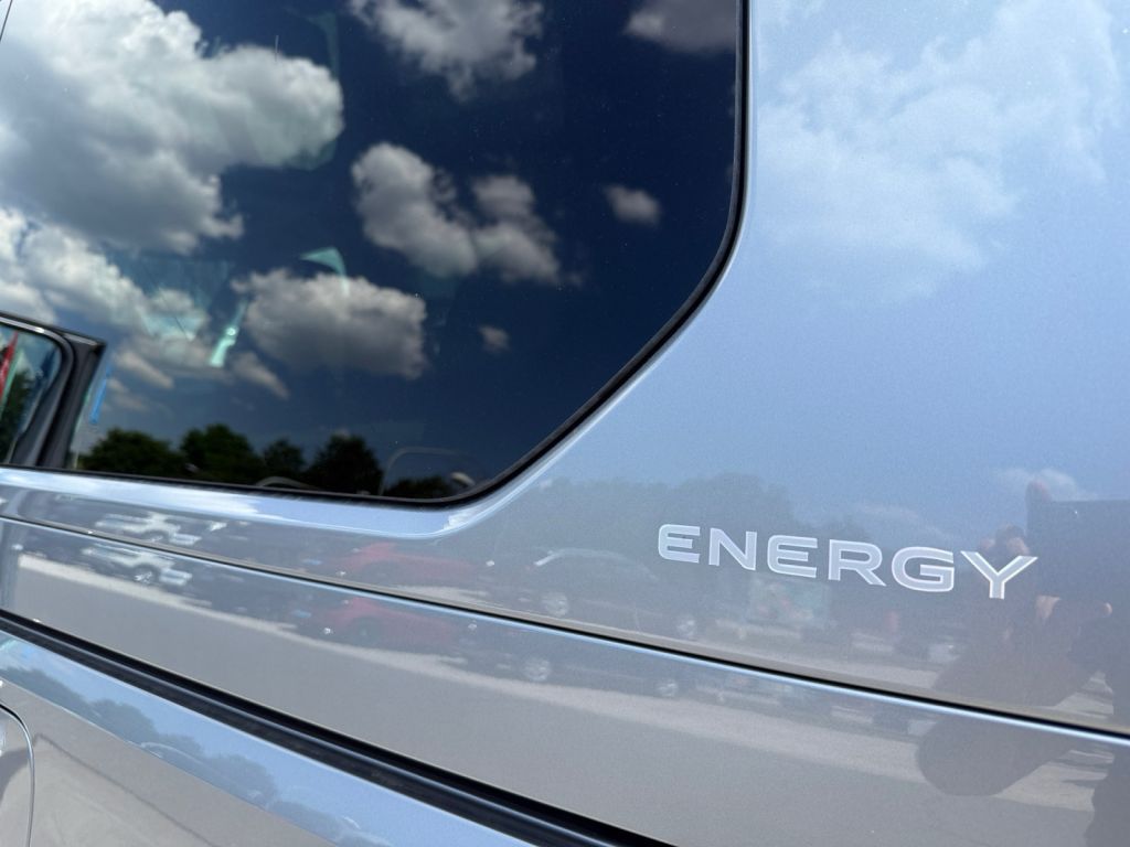 Fahrzeugabbildung Volkswagen T7 Multivan eHybrid 4MOTION LÜ Energy Panorama