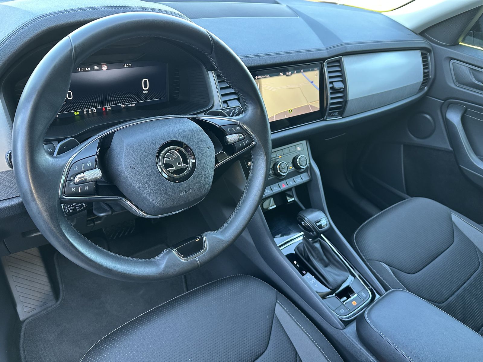 Fahrzeugabbildung SKODA Kodiaq 2.0 TDI DSG Tour NAV+LED+KAMERA+19ZO+ACC