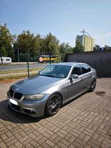 BMW E90 335d LCI M Paket - BMW 335 mit Diesel-Antrieb: Limousine, Automatik
