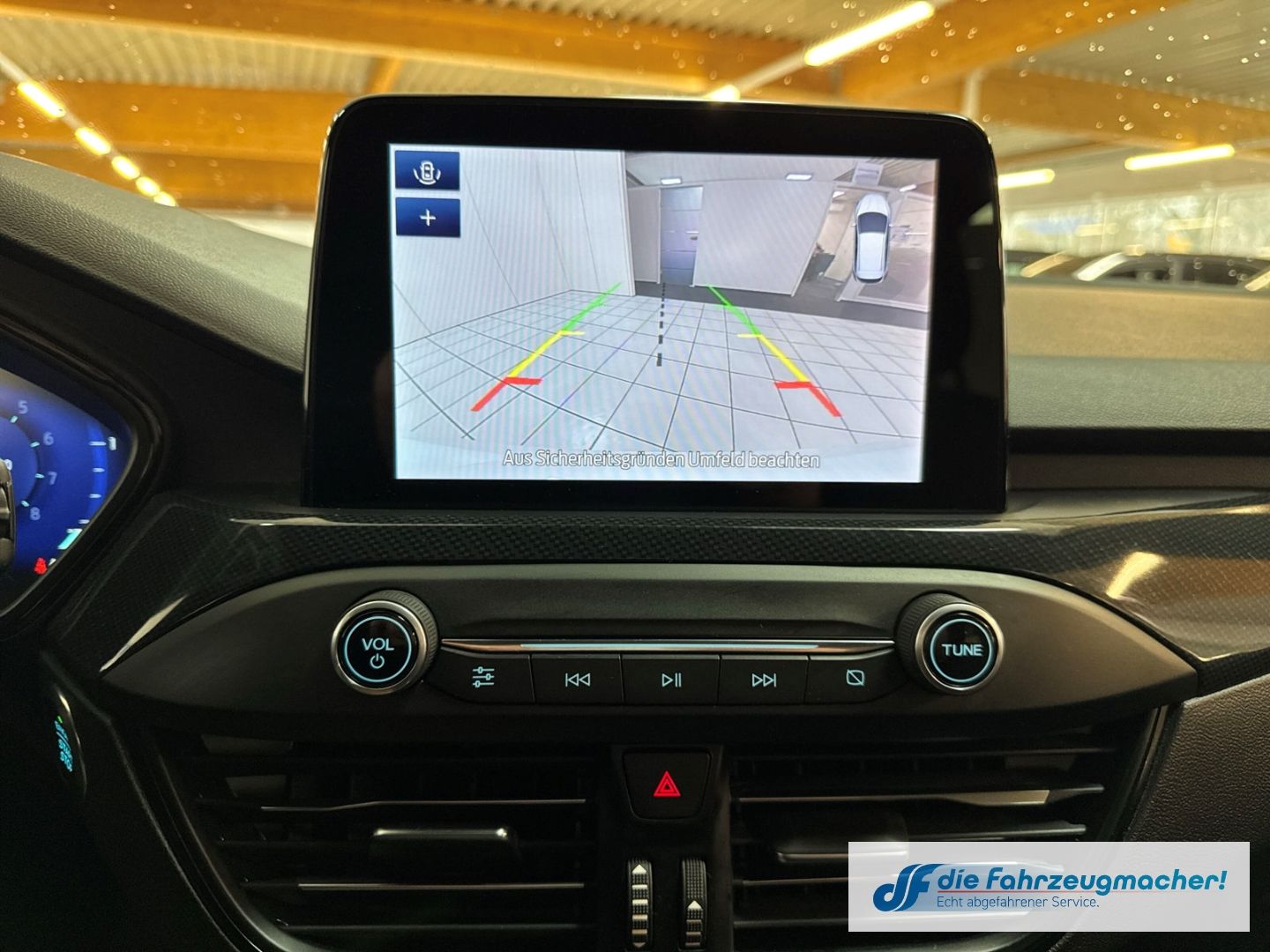 Fahrzeugabbildung Ford Focus ST-Line X AD Navi Digitales Cockpit LED Bl