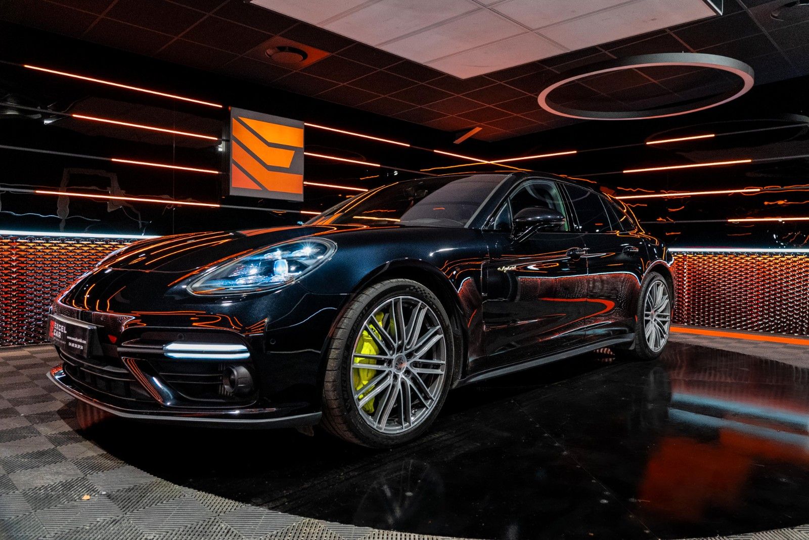 PORSCHE Panamera Turbo S E-Hybrid Sport Turismo*Burm*Pan