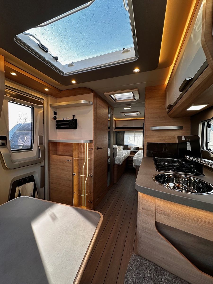 Fahrzeugabbildung Knaus Südwind BLACK SELECTION 540 UE Markise Mono City