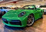 Porsche 992 Turbo S Cabrio Individual 12 M Approved 19% - Porsche 992: Grün, Cabrio