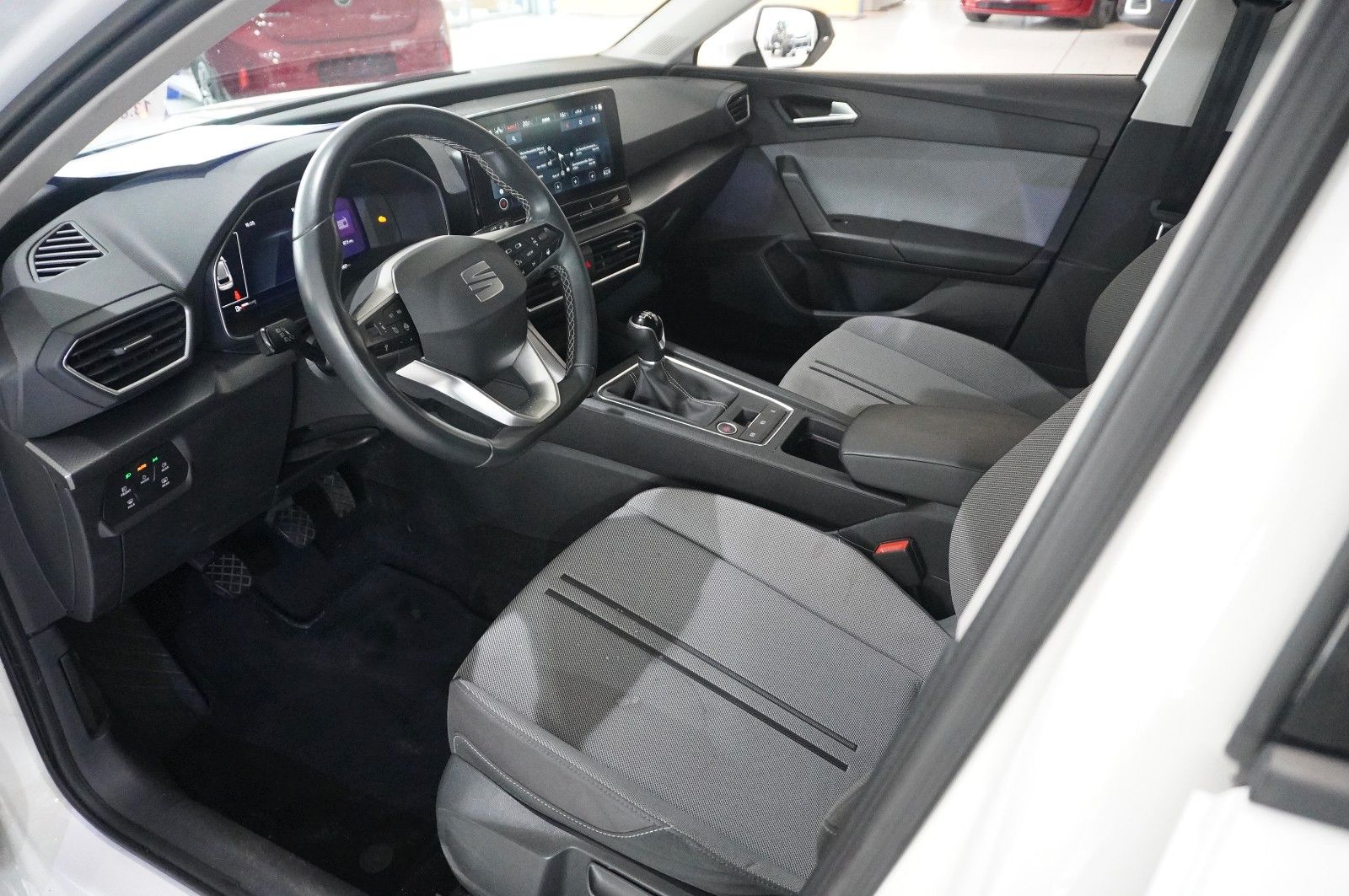 Fahrzeugabbildung SEAT Leon ST 2.0 TDI STYLE NAVI/LED/VIRT/SPORT/SH/DAB