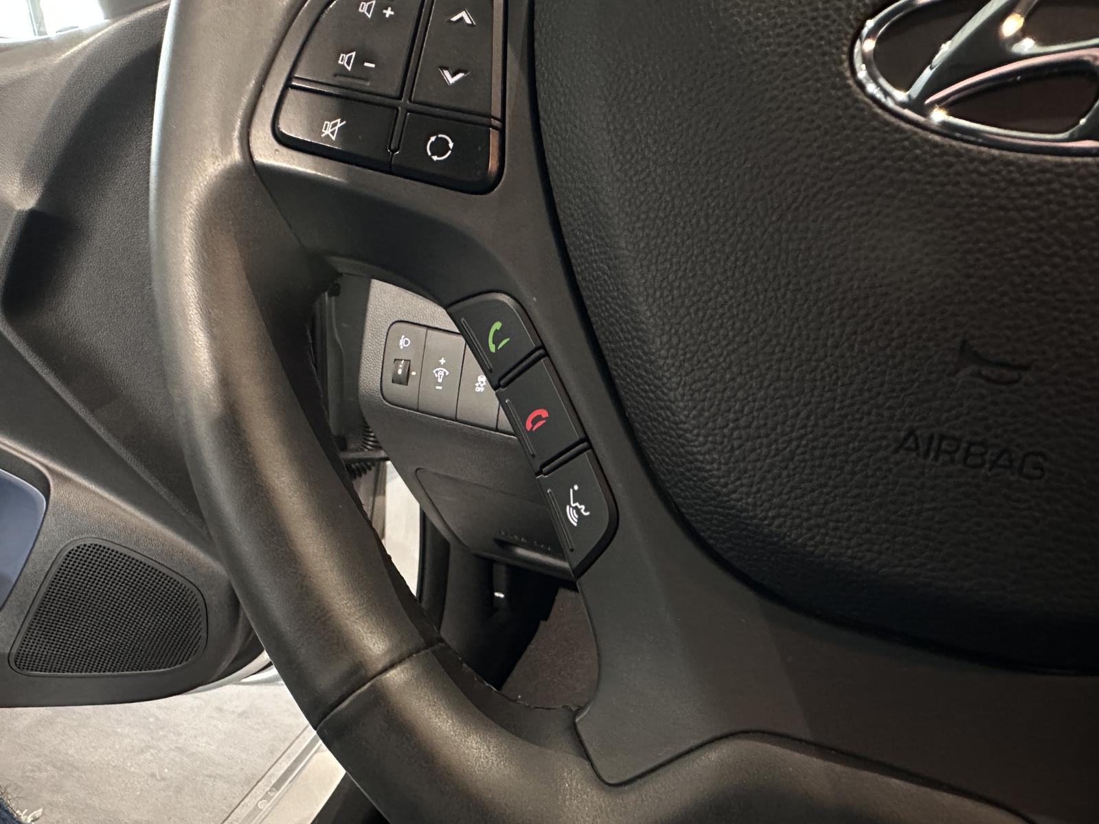 Hyundai i10 FIFA World Cup Edition *SHZ, LENKRADHZ.*