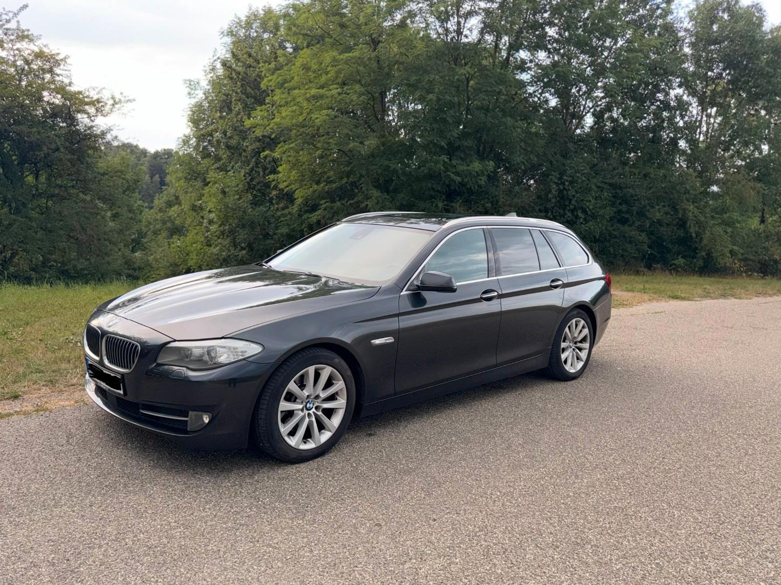 BMW 530d Touring - AHK ACC HUD Soft Close CarPlay