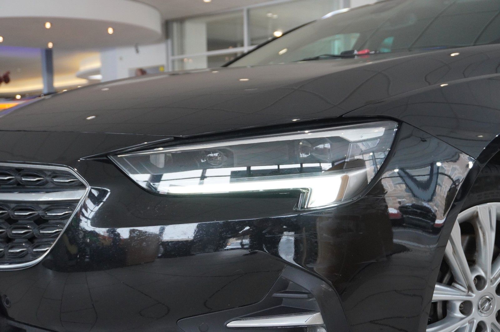 Fahrzeugabbildung Opel Insignia B ST 2.0D ELEGANCE NAVI/LED/KAMERA/DAB+