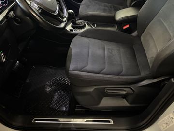 Volkswagen Tiguan - 11