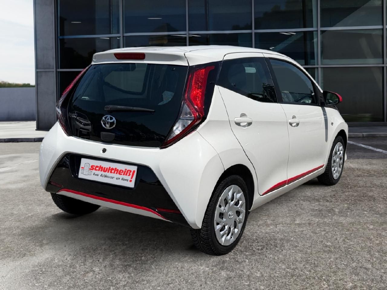 Fahrzeugabbildung Toyota AYGO x-play