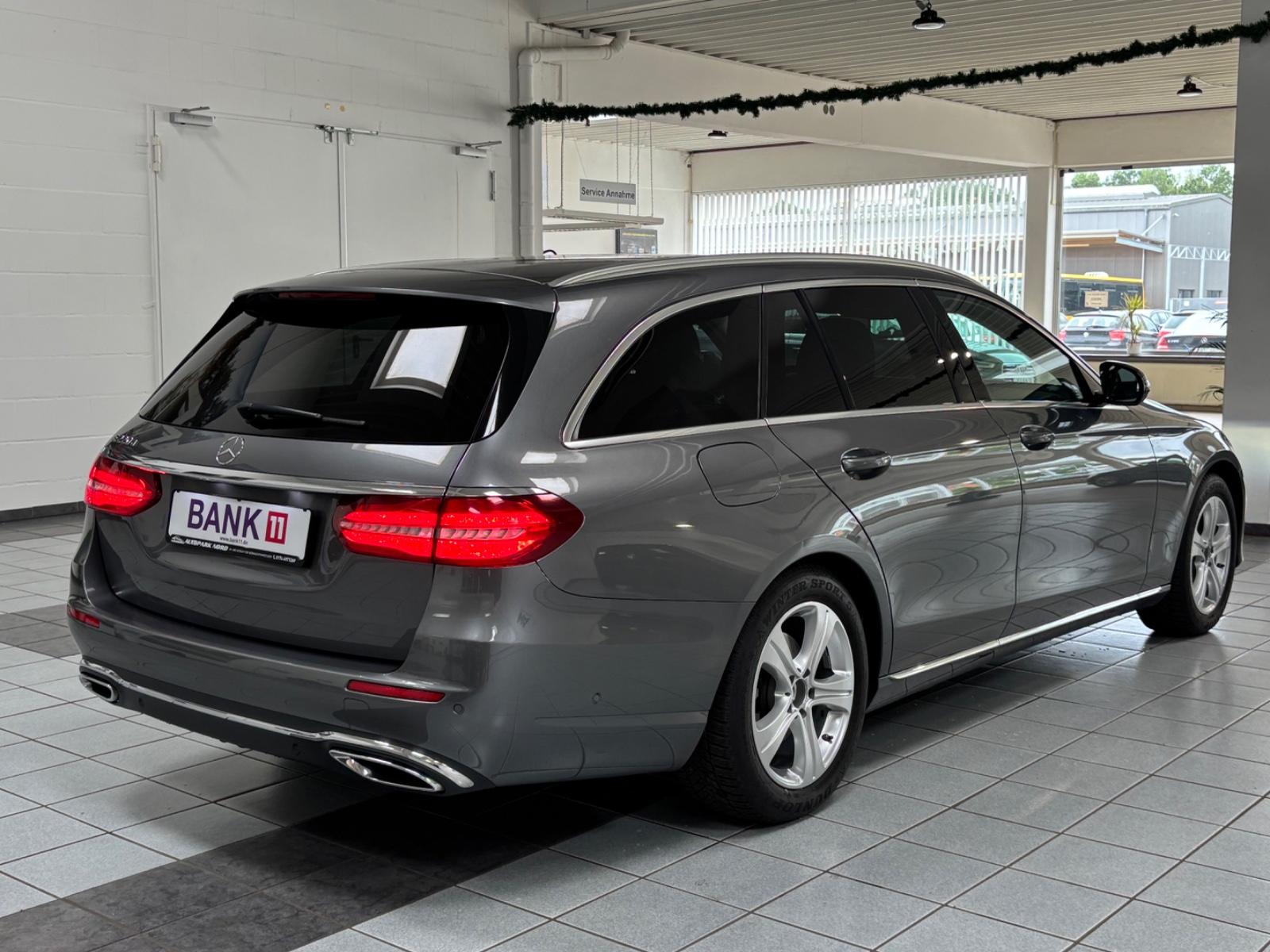 Mercedes-Benz E 220d Automatik,Scheckheft,Burmester,AHK,Navi